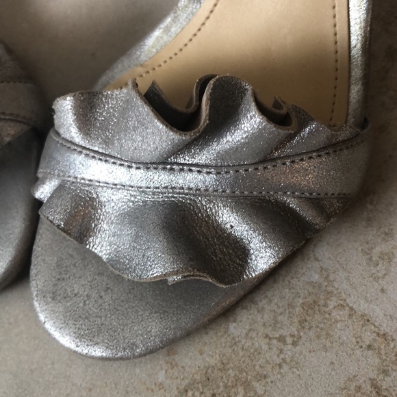 Silver Strap Heels - 7 - Picture 4 of 8